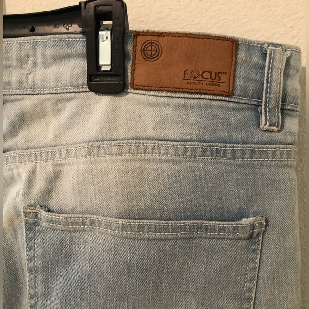 Focus Jeans - Picture 7 of 9